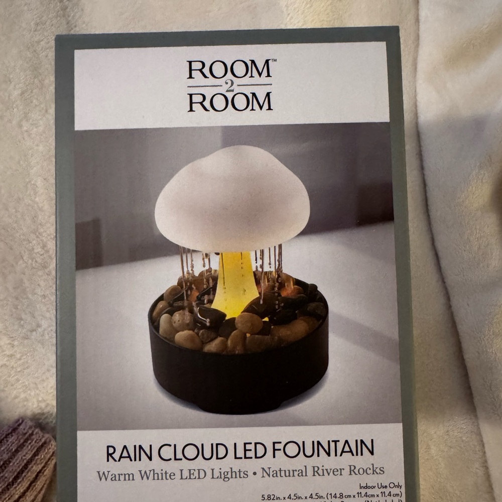 Room 2 Room Rain Cloud LED Fountain - White and Black